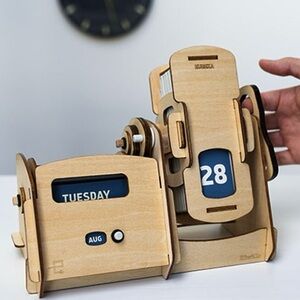 NWT KiwiCo Perpetual Calendar